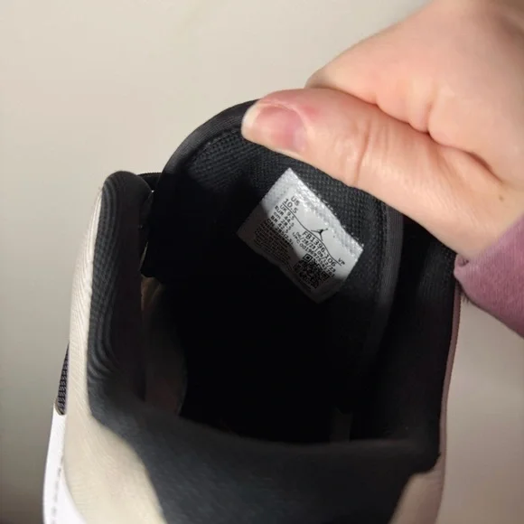 Size 10.5 - Air Jordan Stay Loyal 3 White Black - Picture 7 of 7